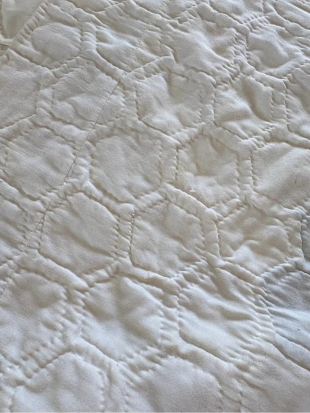 Handmade Vintage Floral Basket of Flowers Quilt - White, Red, Black - Picture 5 of 10